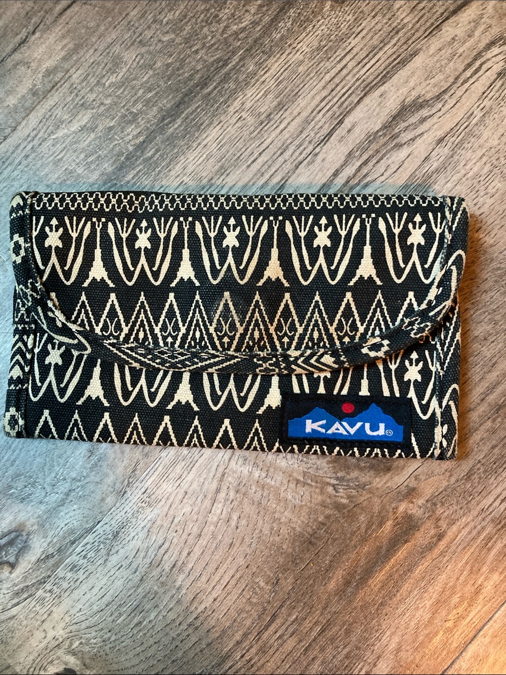 Kavu Black & Cream Geometric Fold Wallet